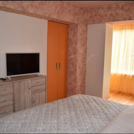 Central Apartment 4 Rooms Braşov Exterior foto