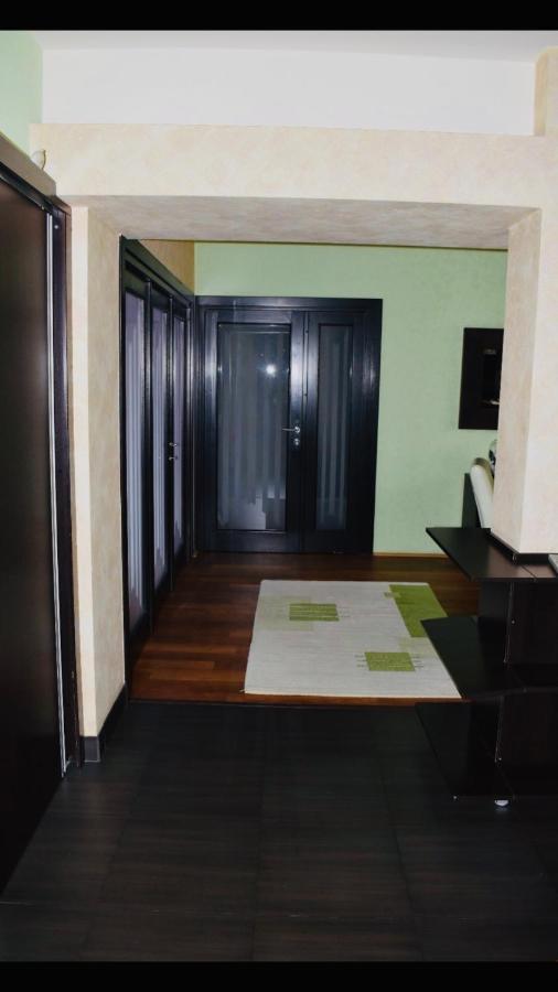 Central Apartment 4 Rooms Braşov Exterior foto