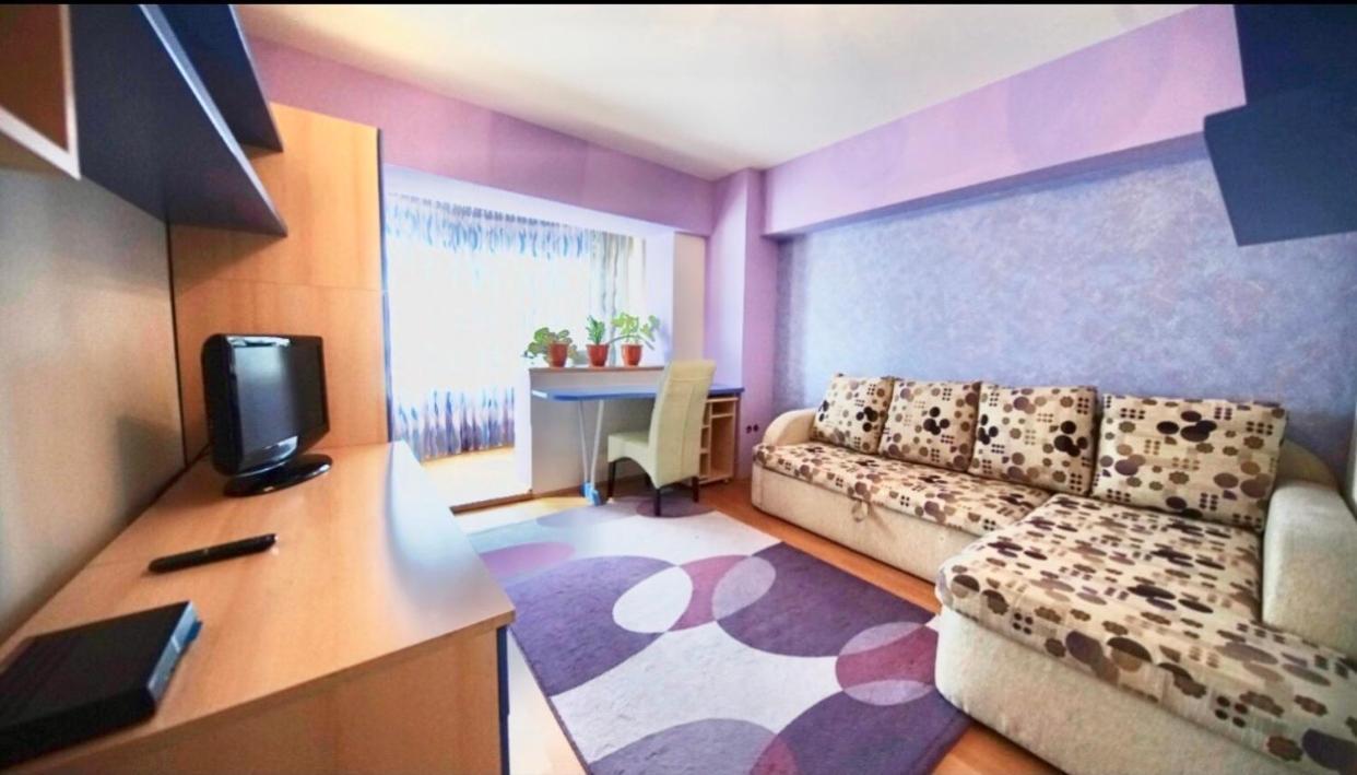 Central Apartment 4 Rooms Braşov Exterior foto