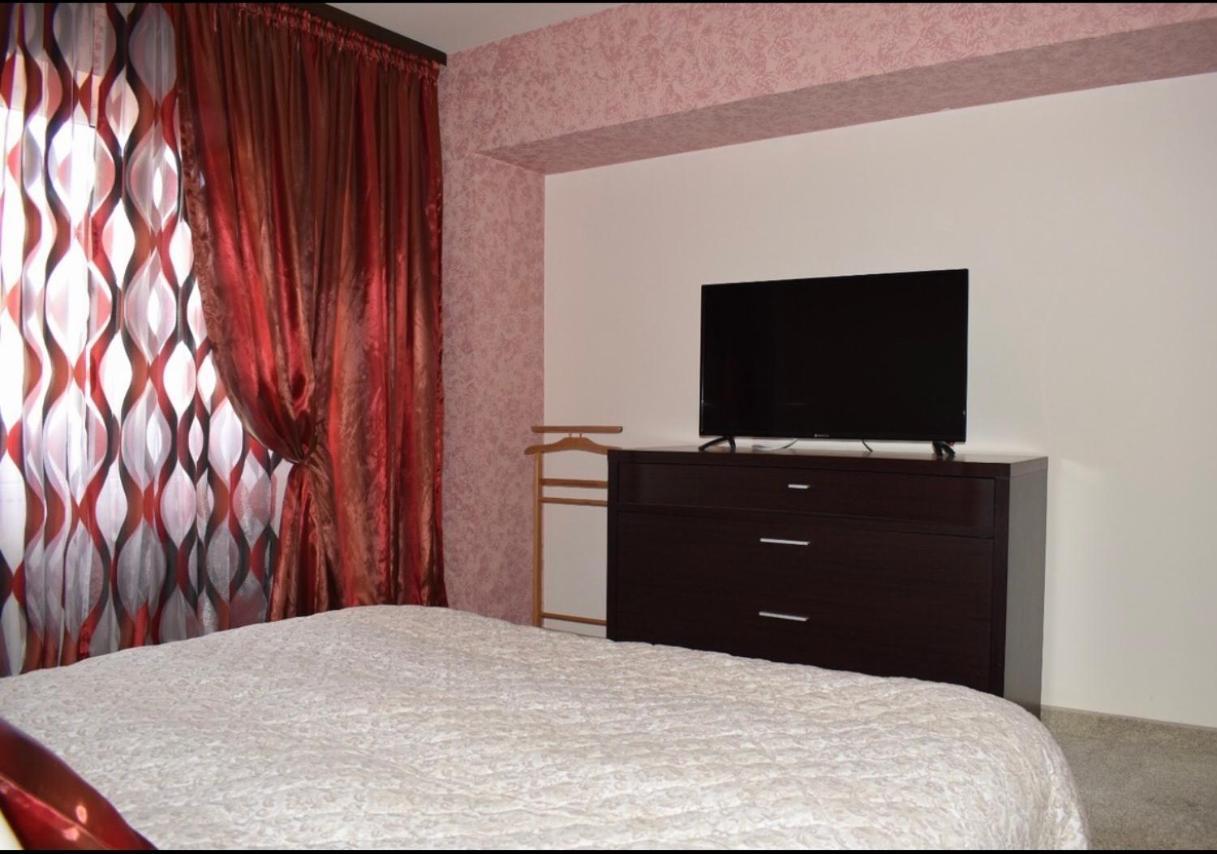 Central Apartment 4 Rooms Braşov Exterior foto
